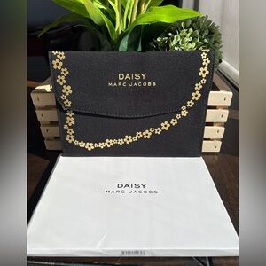 Daisy by Marc Jacobs Black/Gold Pouch